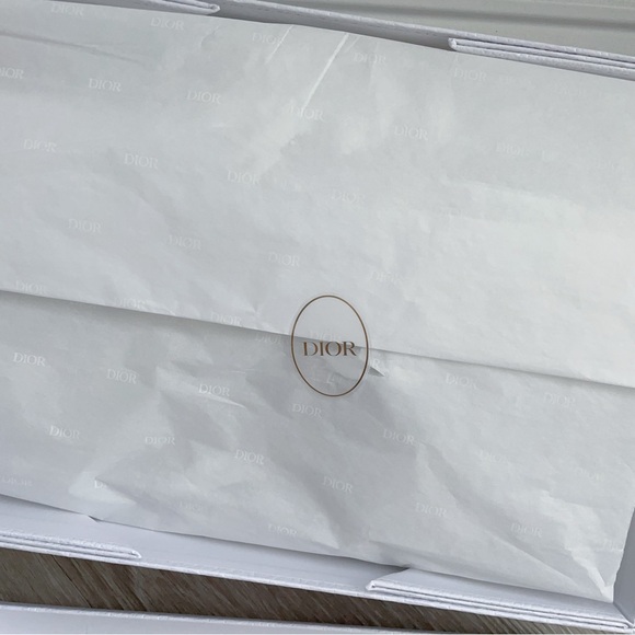 Dior Gift Box - Picture 6 of 7